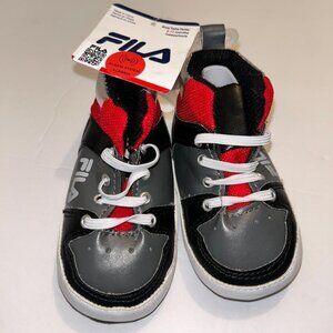 NWT Fila Sneaker Size 6-12 months